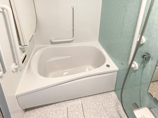 バスルームリフォーム バリアフリーのお風呂と使いやすい洗面所