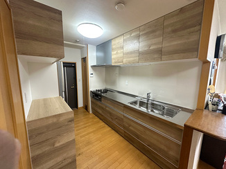 キッチンリフォーム カップボードもプラスしてすっきり片付くキッチンへ