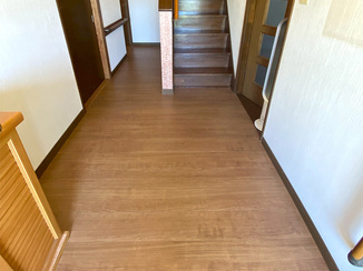 小工事 フラットにして安心、明るさも増した玄関廊下