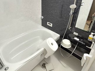 バスルームリフォーム シンプルに一新、使いやすく快適な浴室